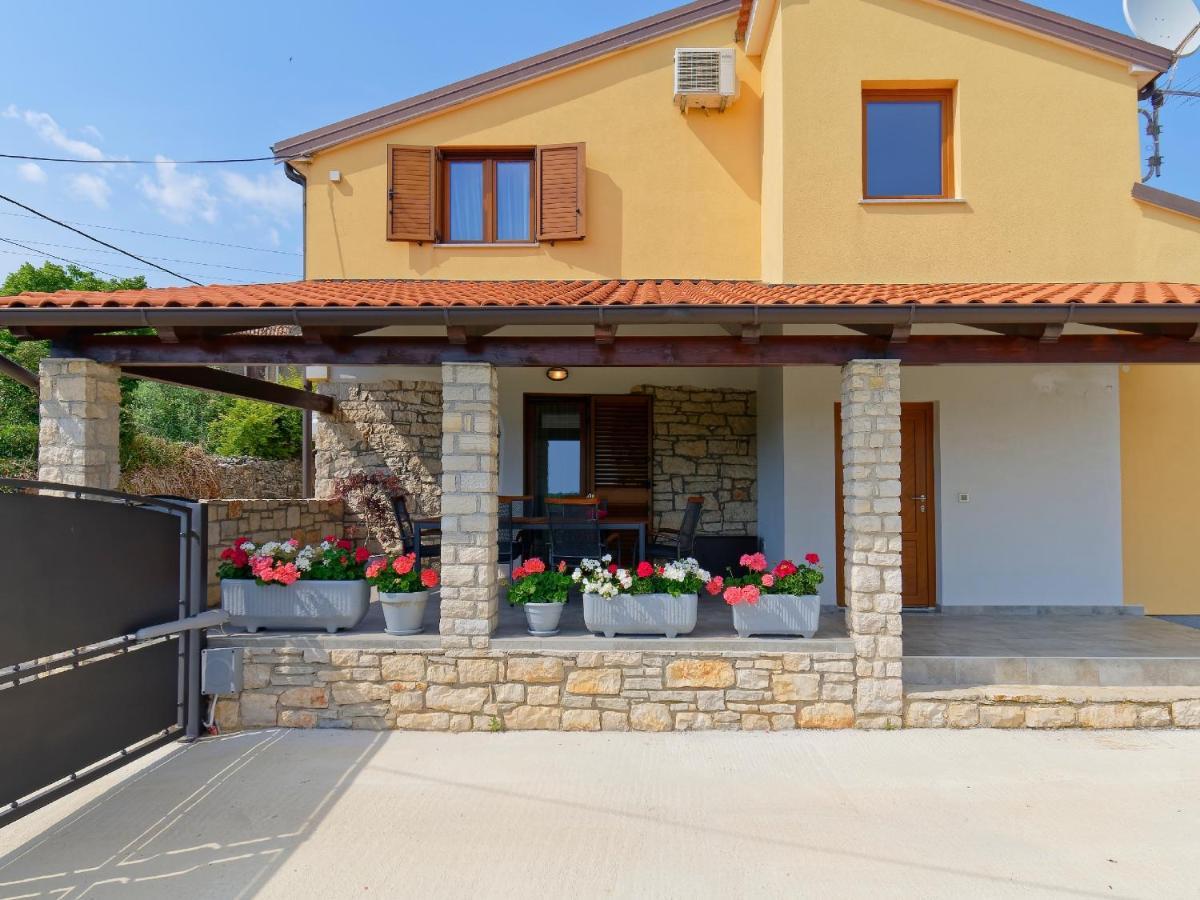 Apartment Larissa By Rent Istria Višnjan Exterior foto